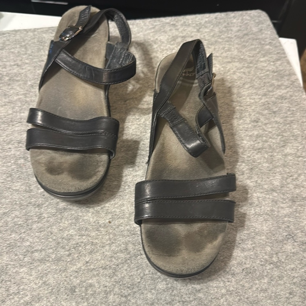 Black size 40 Dansko sandals